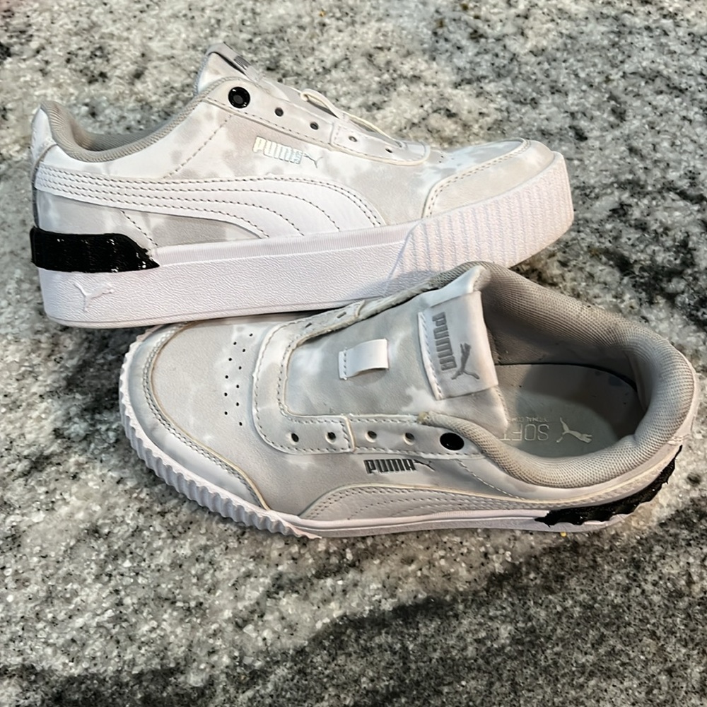Youth Puma soft foam sneakers 1C